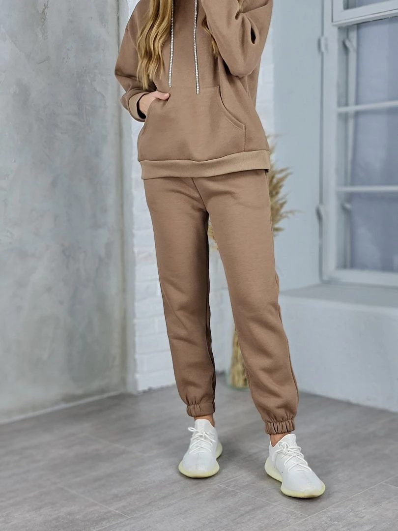 Костюм J-Clair спортивный с блестящими завязочками песочный, фотография №3