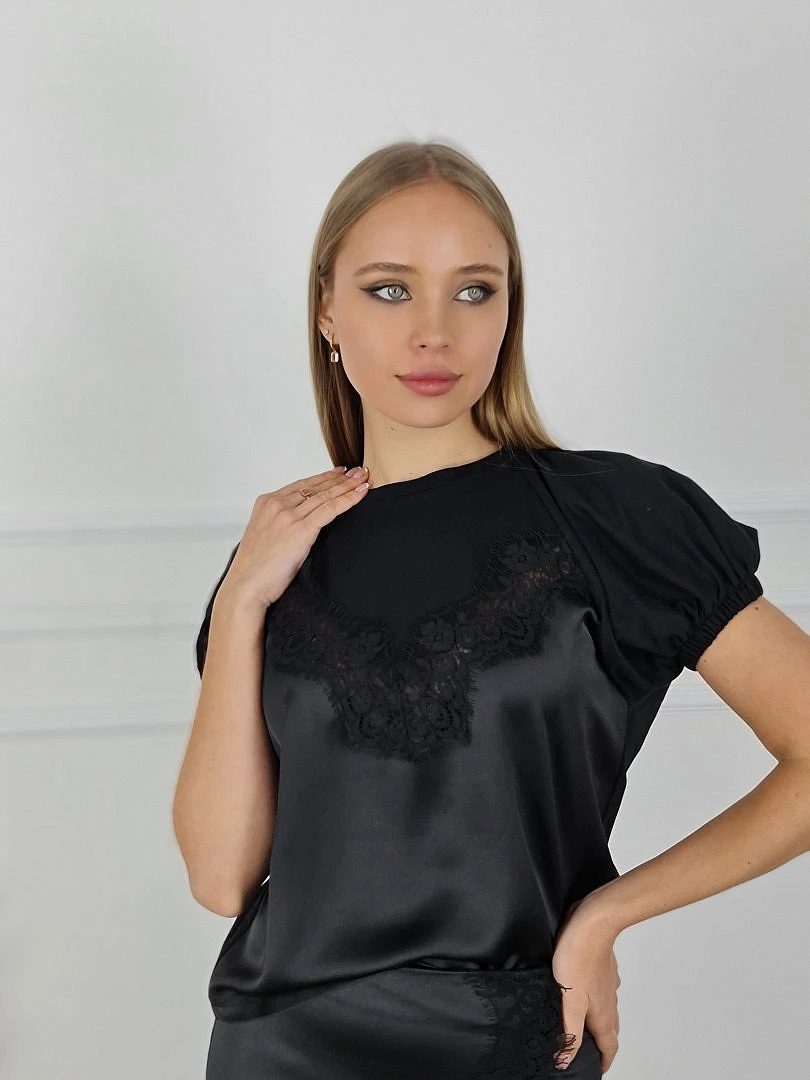 Футболка Imperial с атласной вставкой и кружевом чёрная