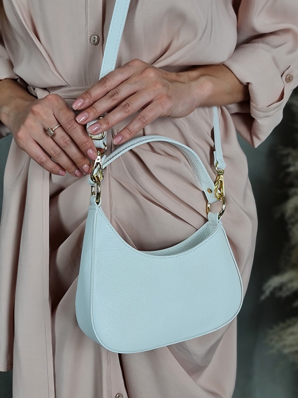 Сумка My Little Italy полумесяц маленькая с золотыми креплениями белая, фотография №1