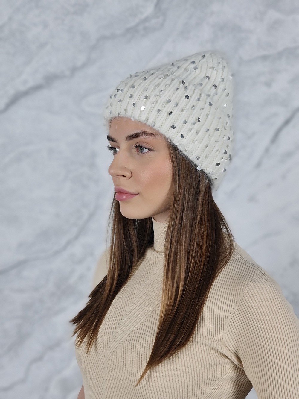 Шапка Alex Max БЕЗ завязок с пайетками белая, фотография №1