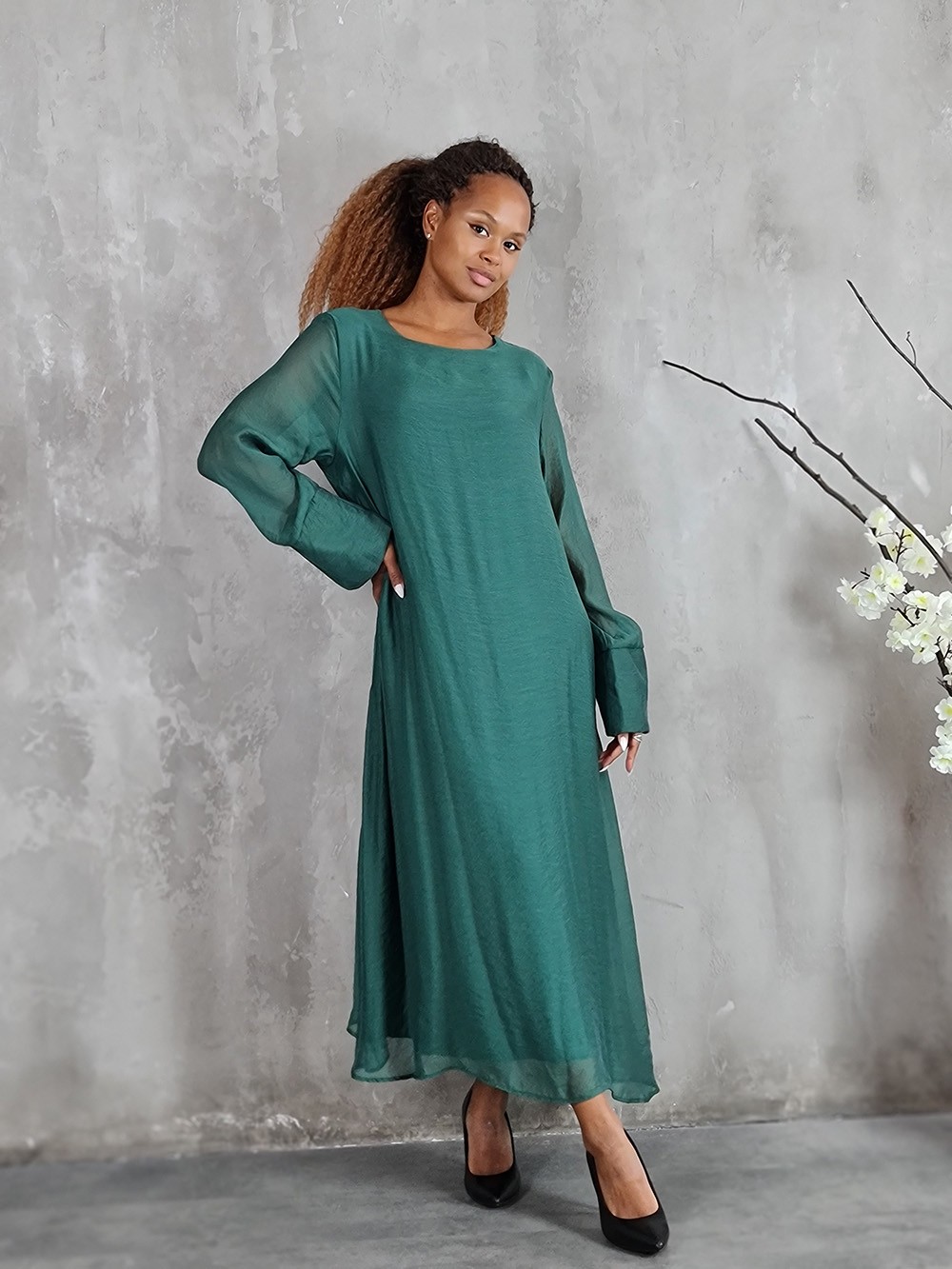 Платье CLOTHÉ свободное длинное с прозрачными рукавами зеленое, фотография №1