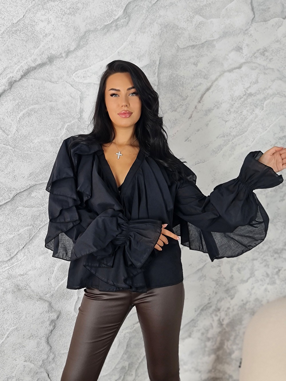 Блузка Vicolo с объемными вставками чёрная, фотография №1