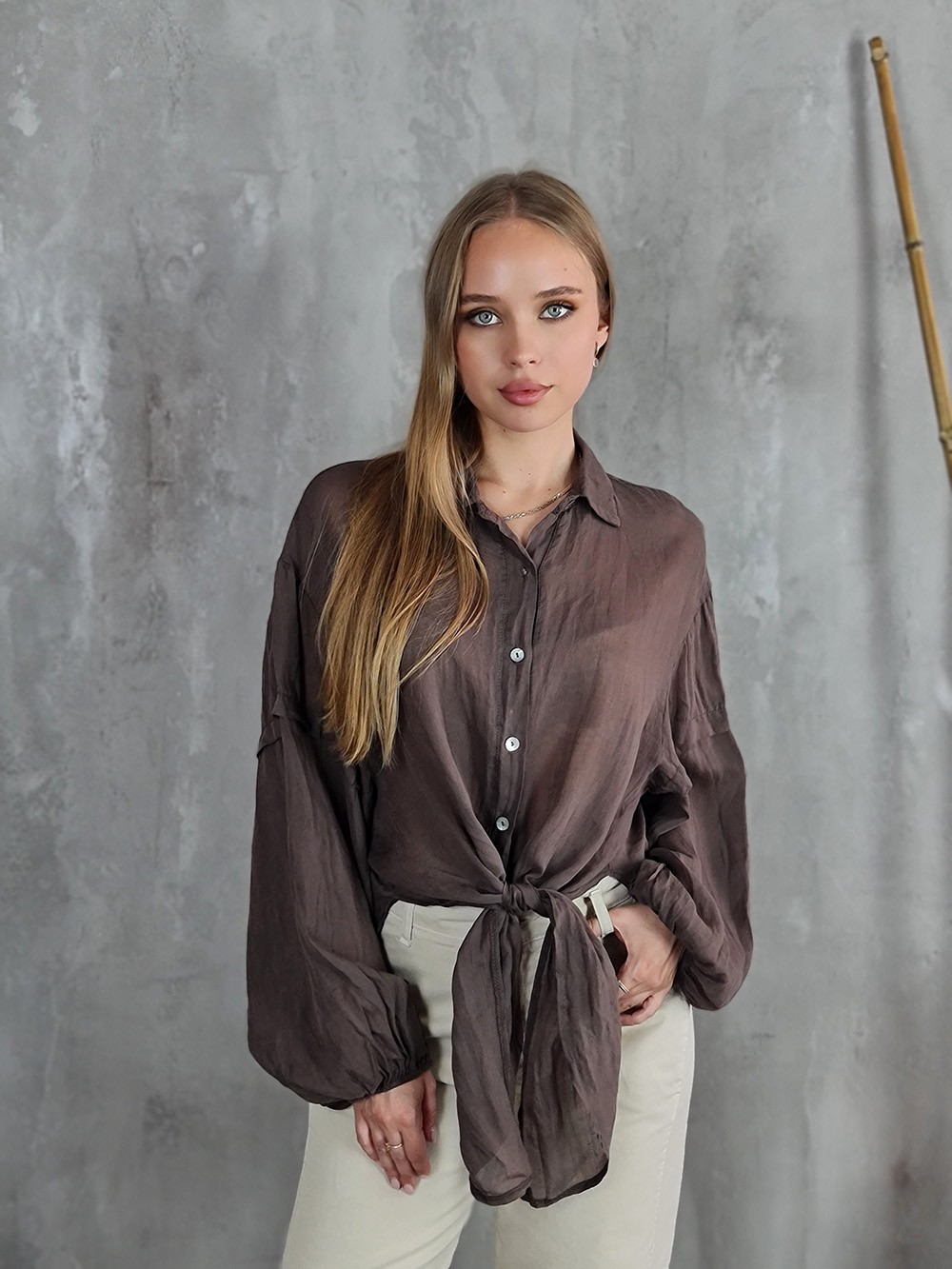 Рубашка MIHO'S с вставками на рукавах шоколадная, фотография №1