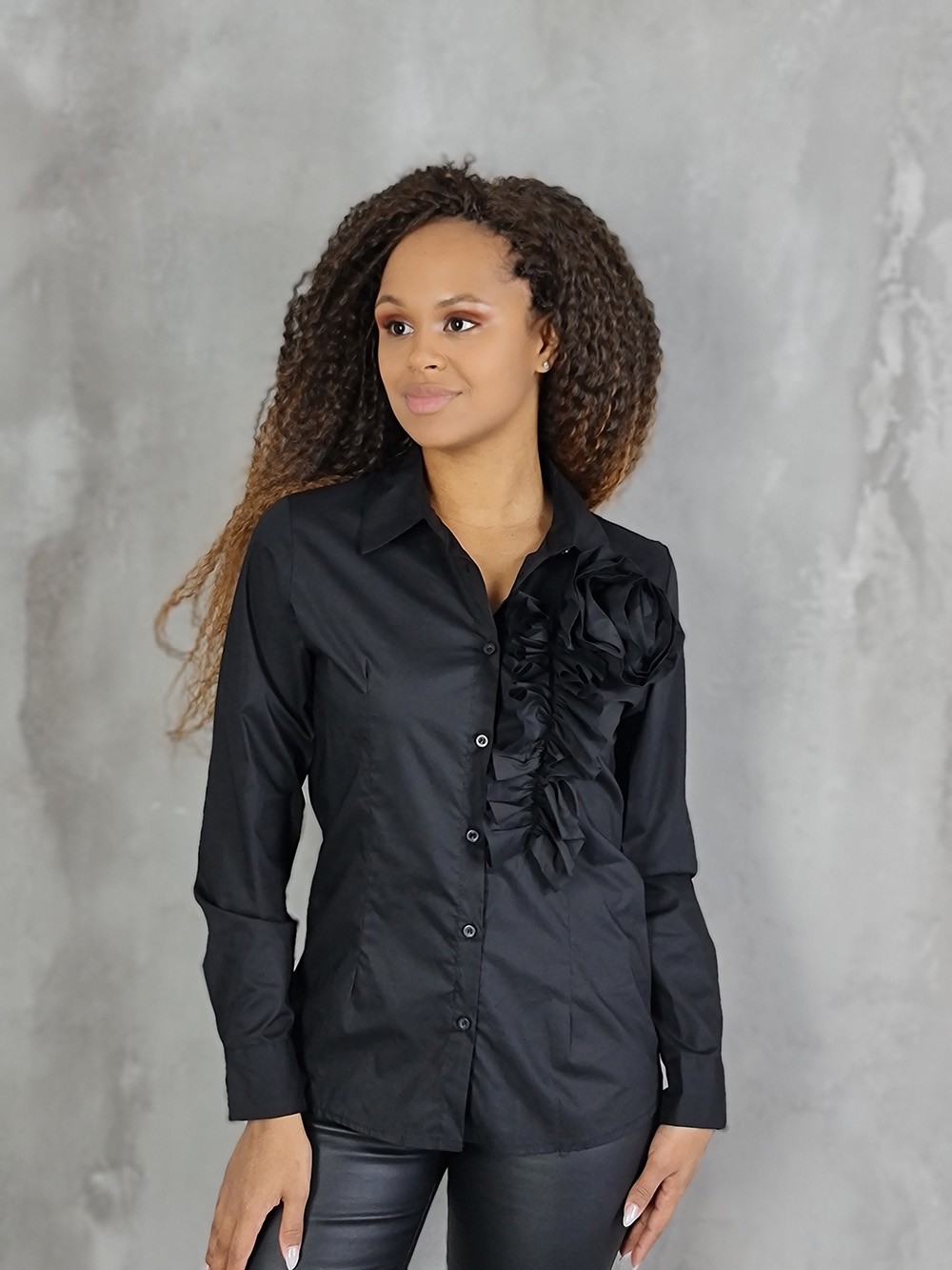 Рубашка BluRoyal c розой на левой стороне чёрная, фотография №1