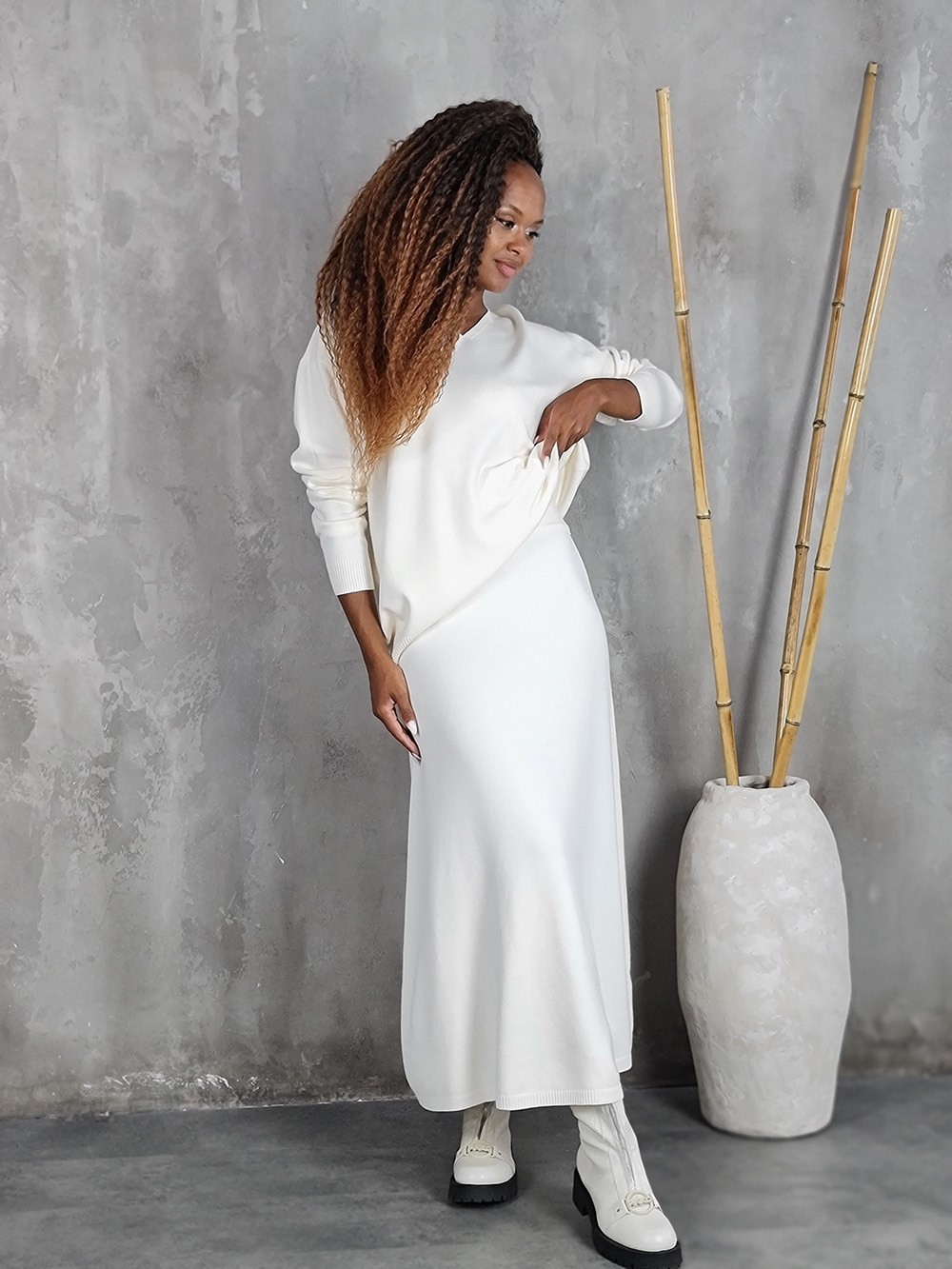 Костюм Lara джемпер и А-образная юбка молочный, фотография №1