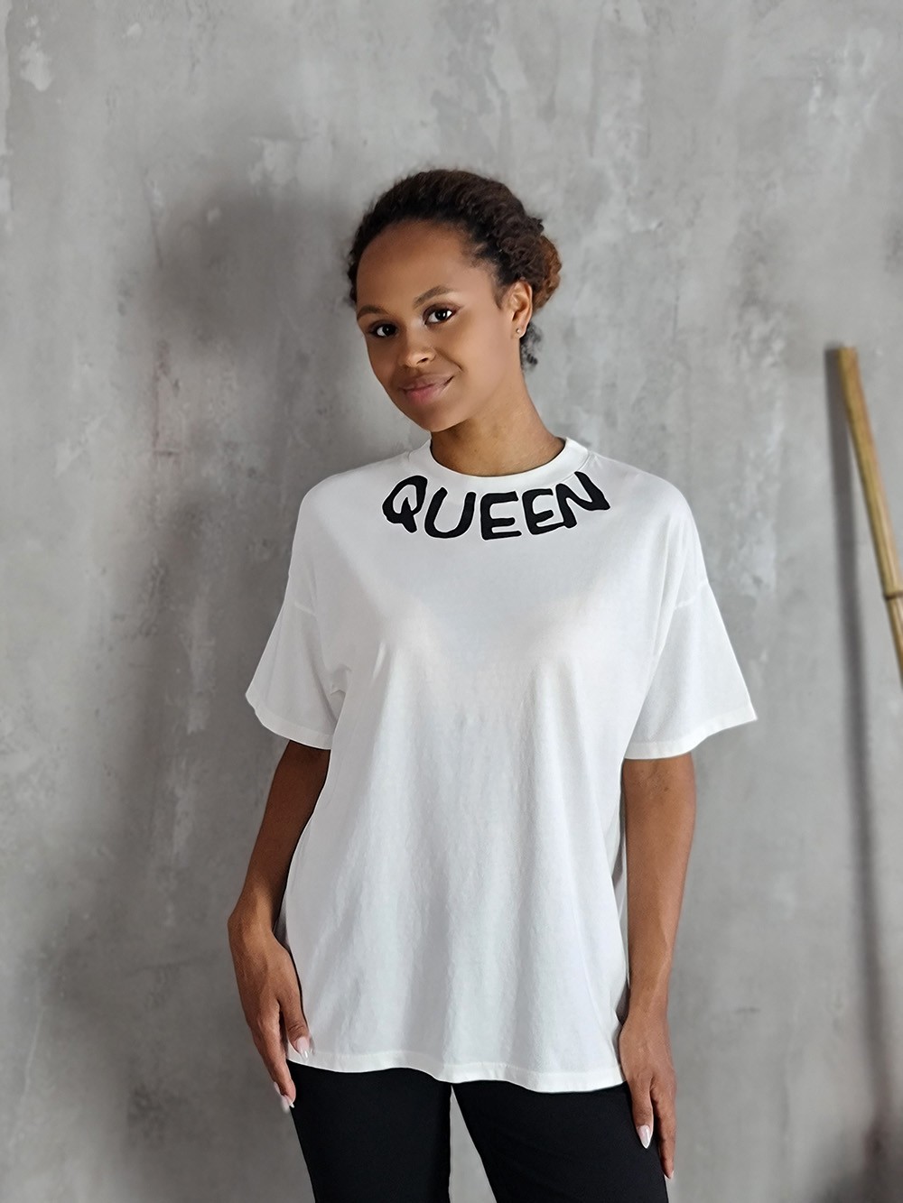 Футболка Vicolo надпись QUEEN белая, фотография №1