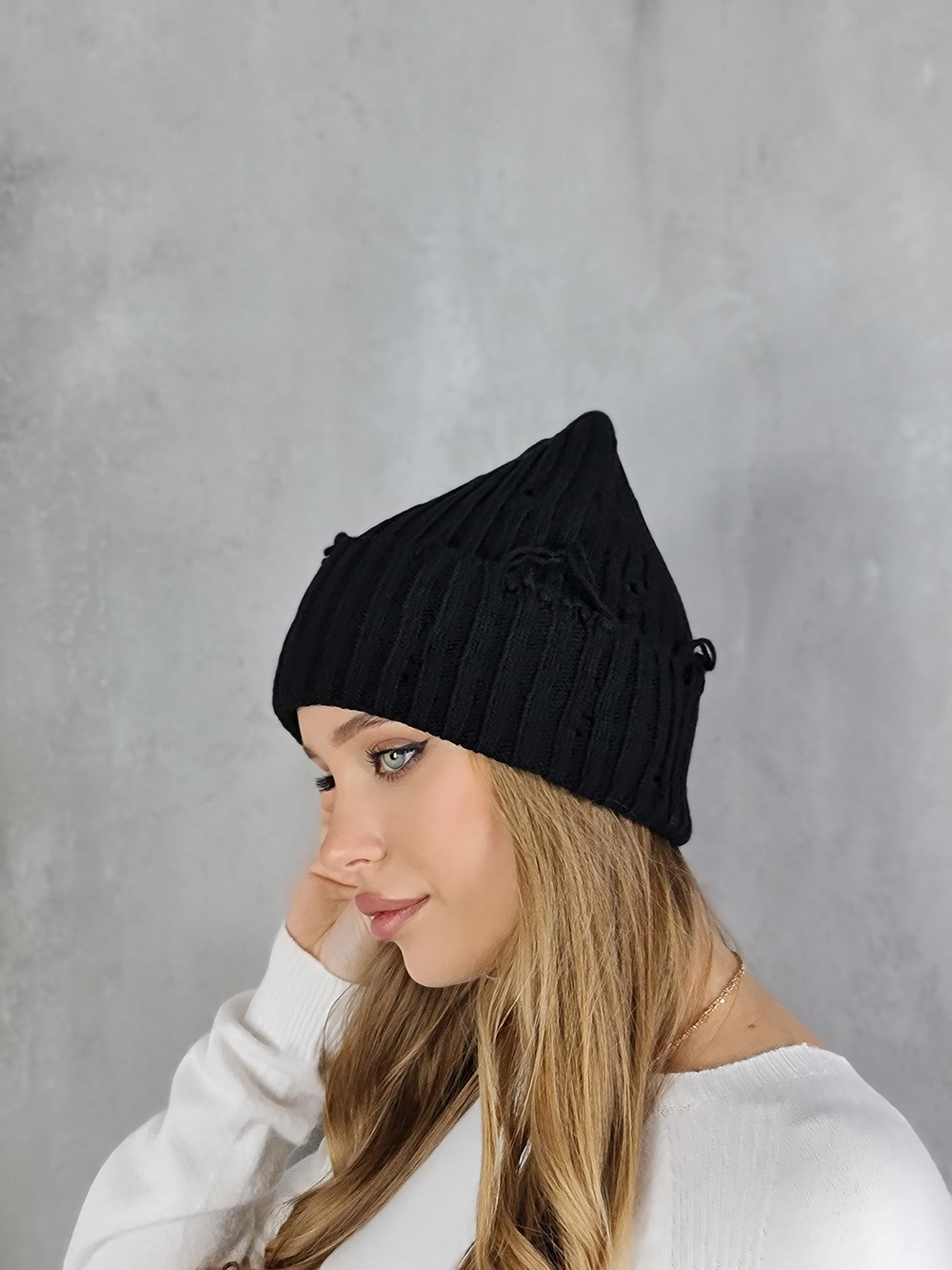 Шапка Vicolo с потёртостями чёрная , фотография №1