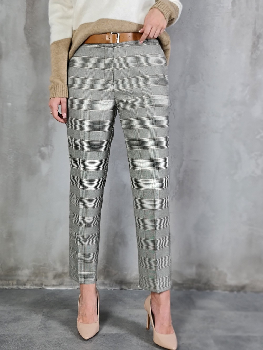 Брюки Imperial с коричневым ремнем в крупную клетку серые, фотография №1