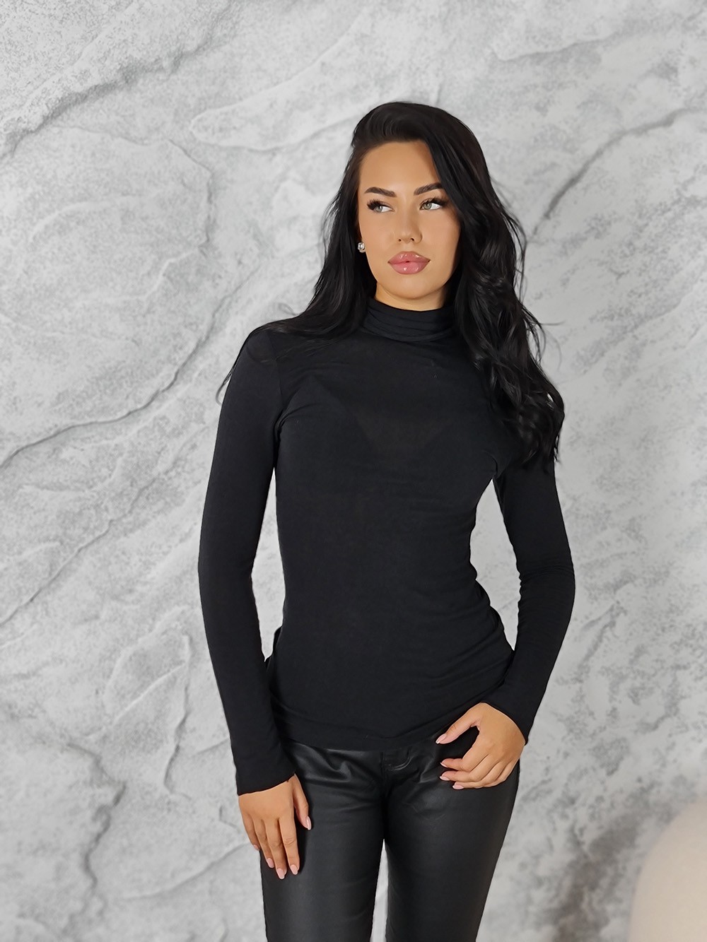 Водолазка Naiif черная, фотография №1