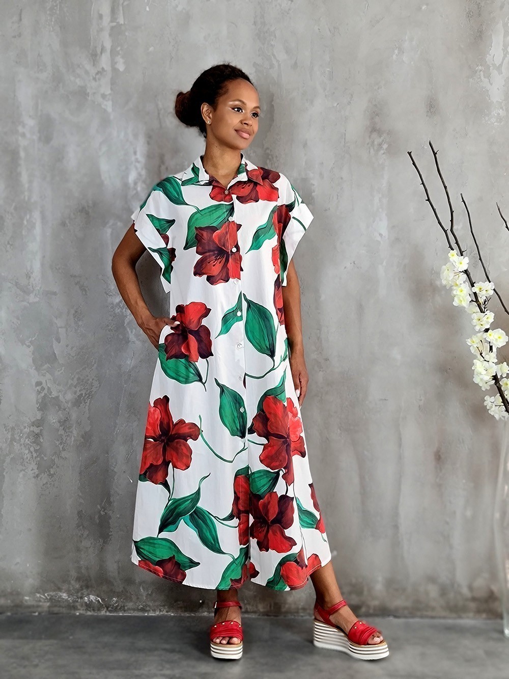 Платье STAR с красными цветами белое, фотография №1