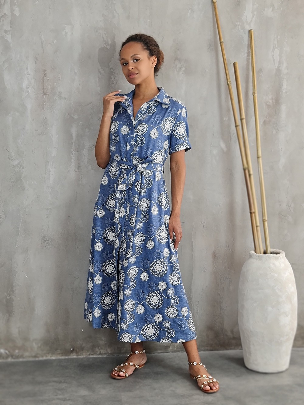 Платье li.fe style джинсовое с вышивкой цветов сиинее, фотография №1