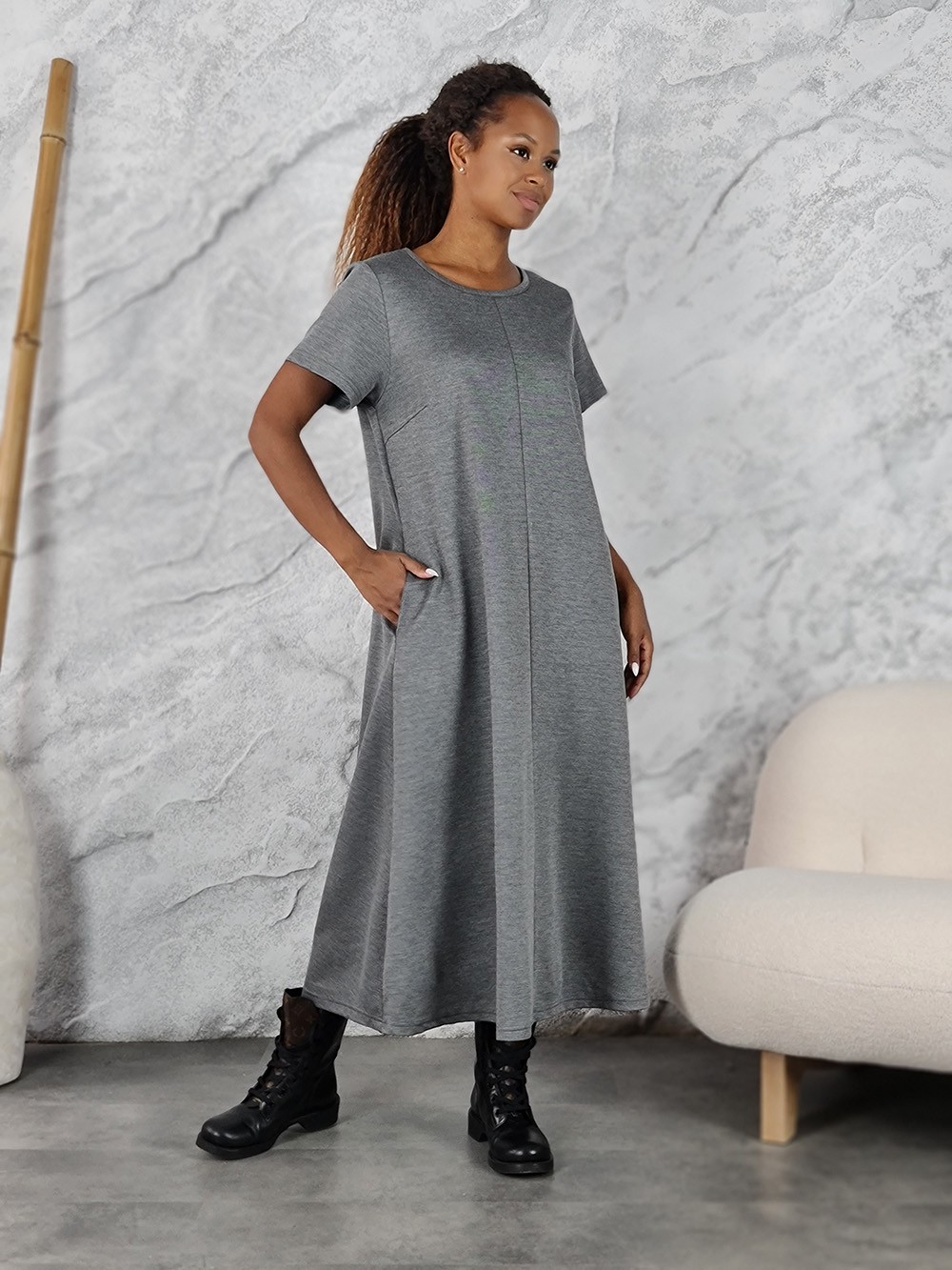 Платье Barbara Alvisi с коротким рукавом серое, фотография №1