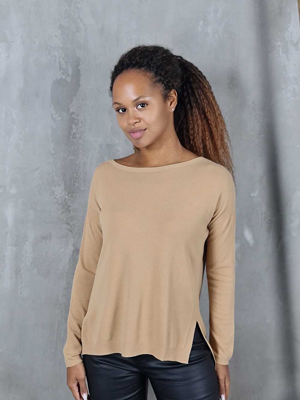 Джемпер Kontatto с вырезами по бокам бежевый, фотография №1