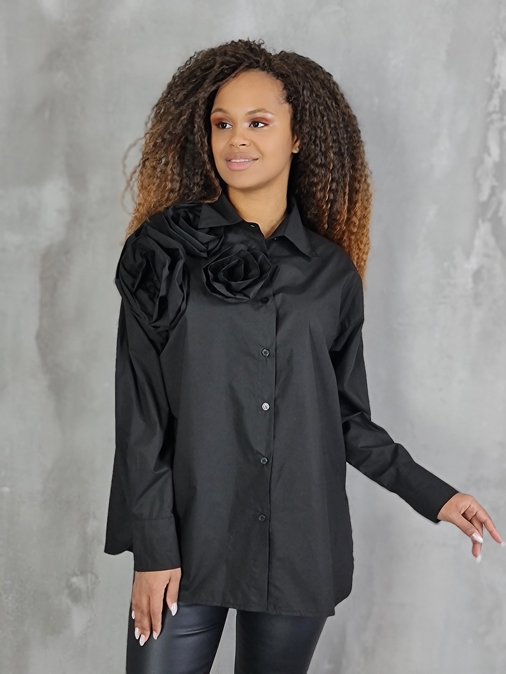 Рубашка MIHO'S с розой с правой стороны чёрная, фотография №1