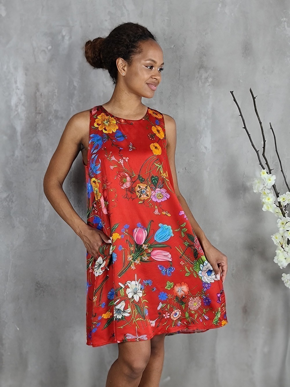 Платье STAR с резинкой на спине и цветочным принтом красное, фотография №1