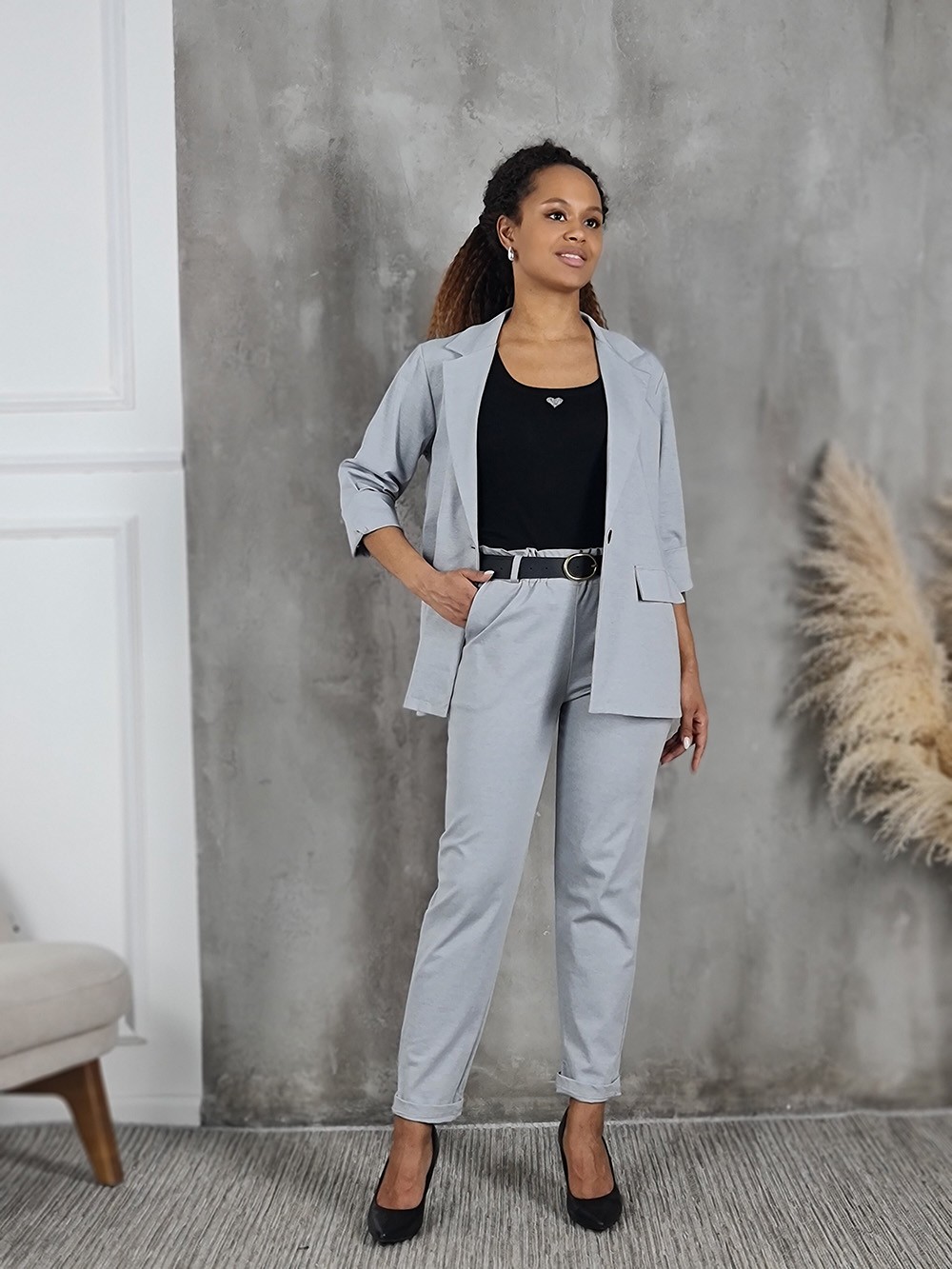 Костюм J-Clair с черным ремнем на брюках серый, фотография №1