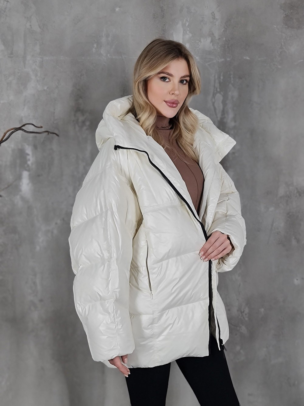 Куртка Vicolo с черной молнией белая, фотография №2