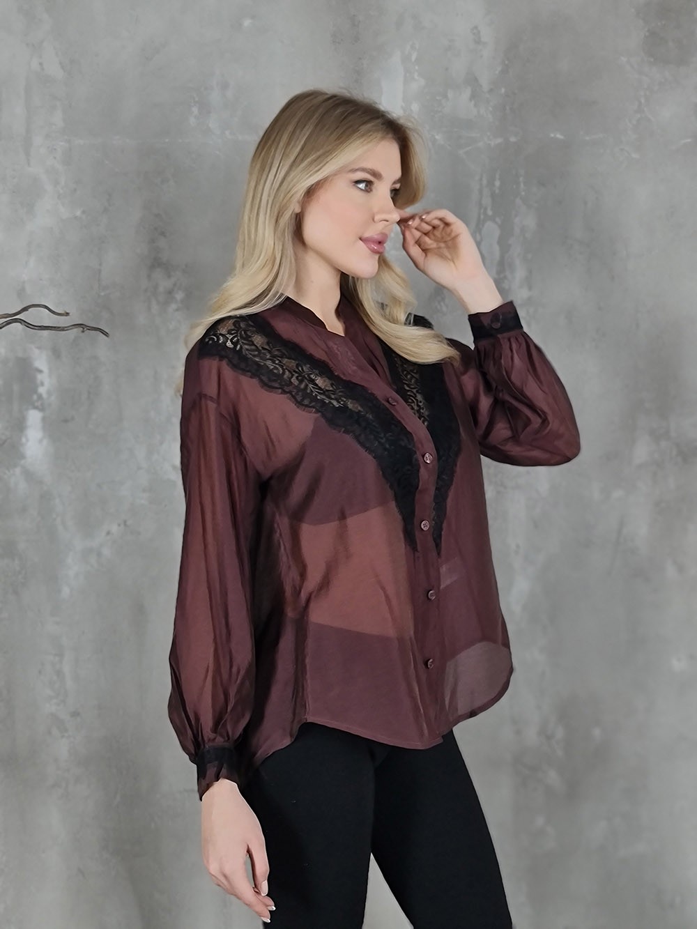 Блузка MIHO'S с кружевной вставкой винная, фотография №3