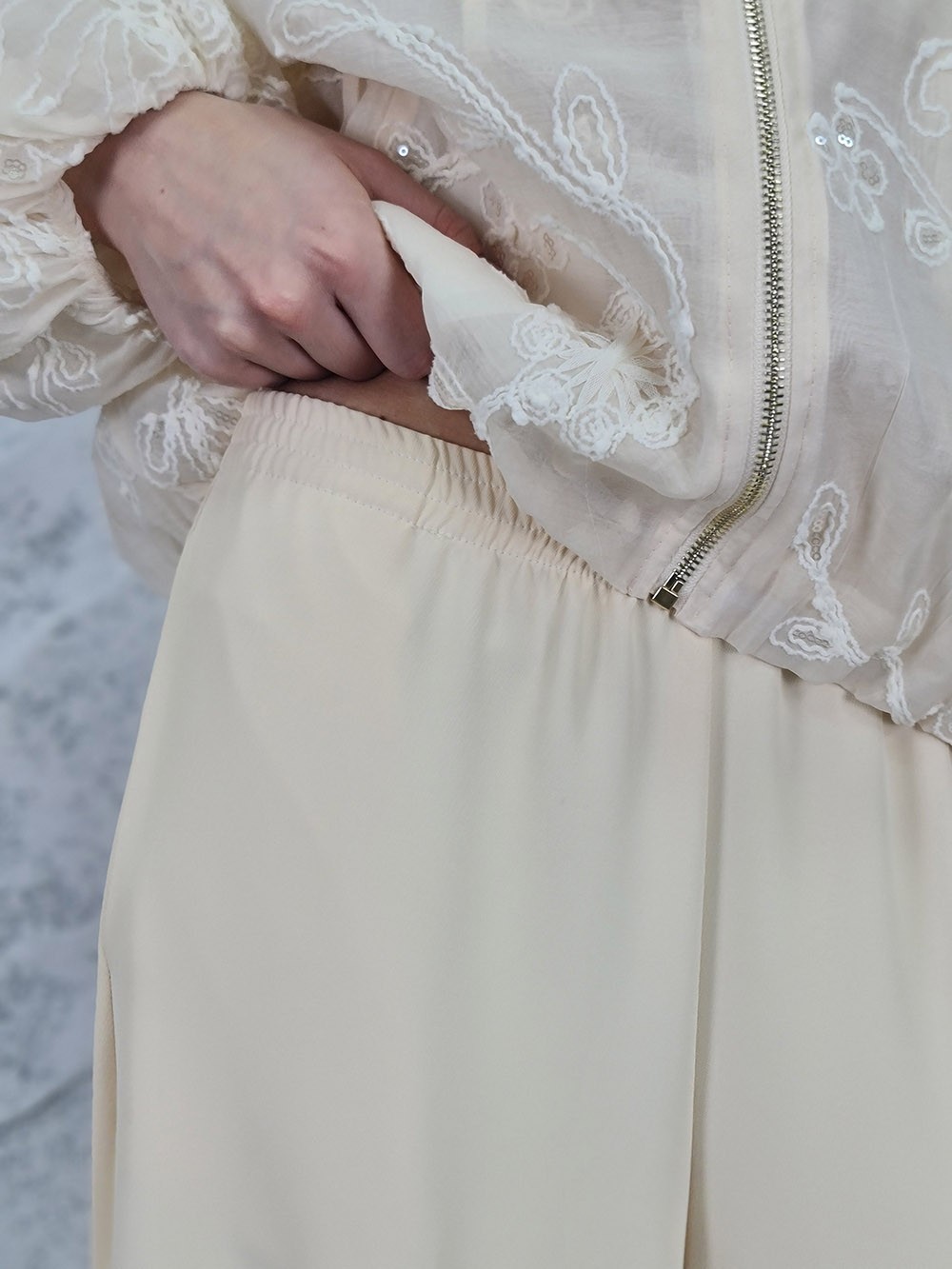 Брюки Imperial ткань холодок на резинке молочные, фотография №3