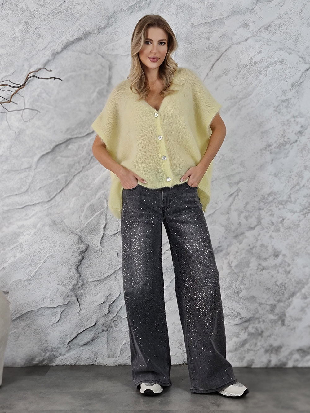 Джинсы со стразами темно-серые широкие, фотография №2