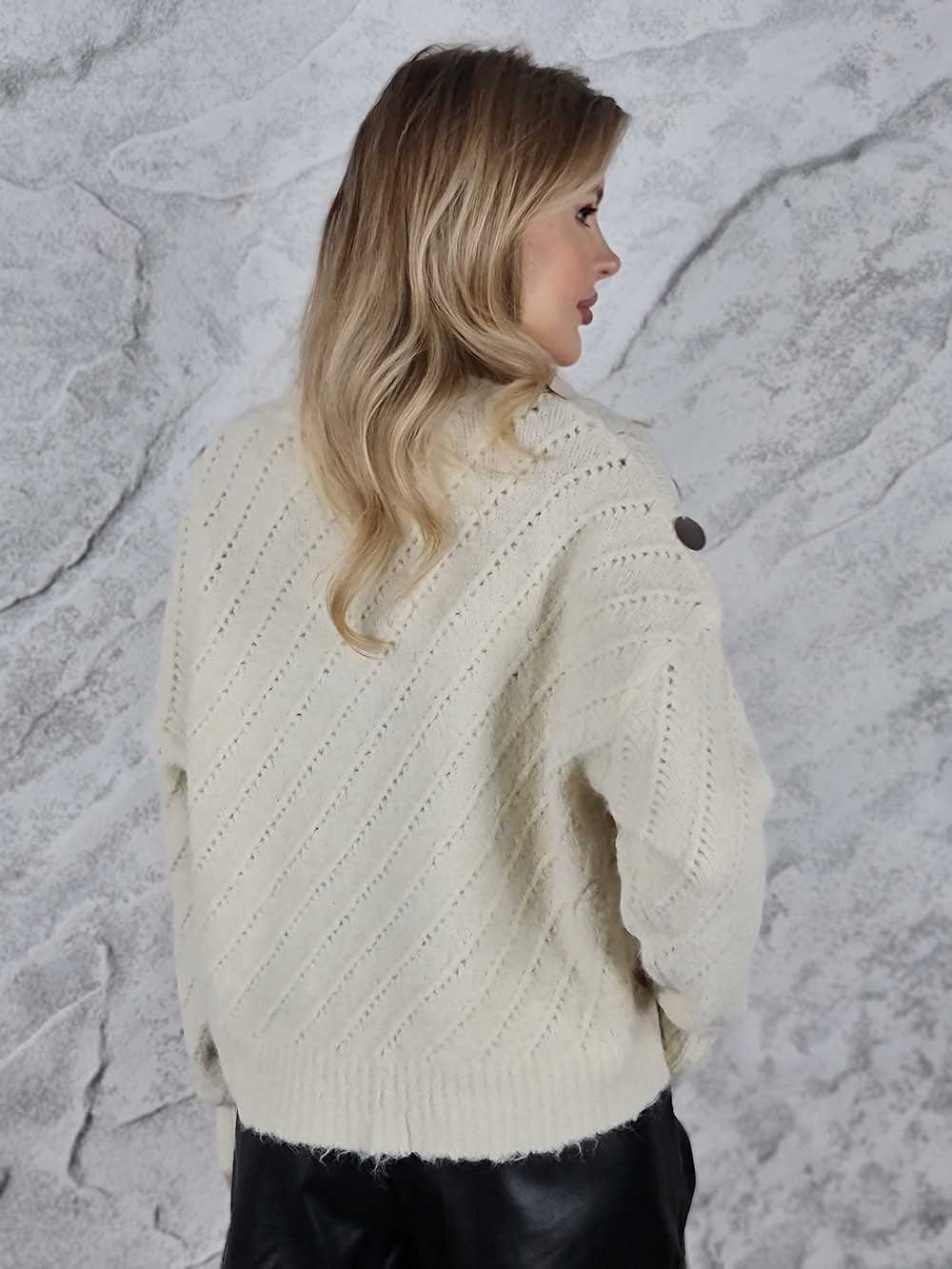 Джемпер DEGREES v вырез с пайетками кремовый, фотография №3