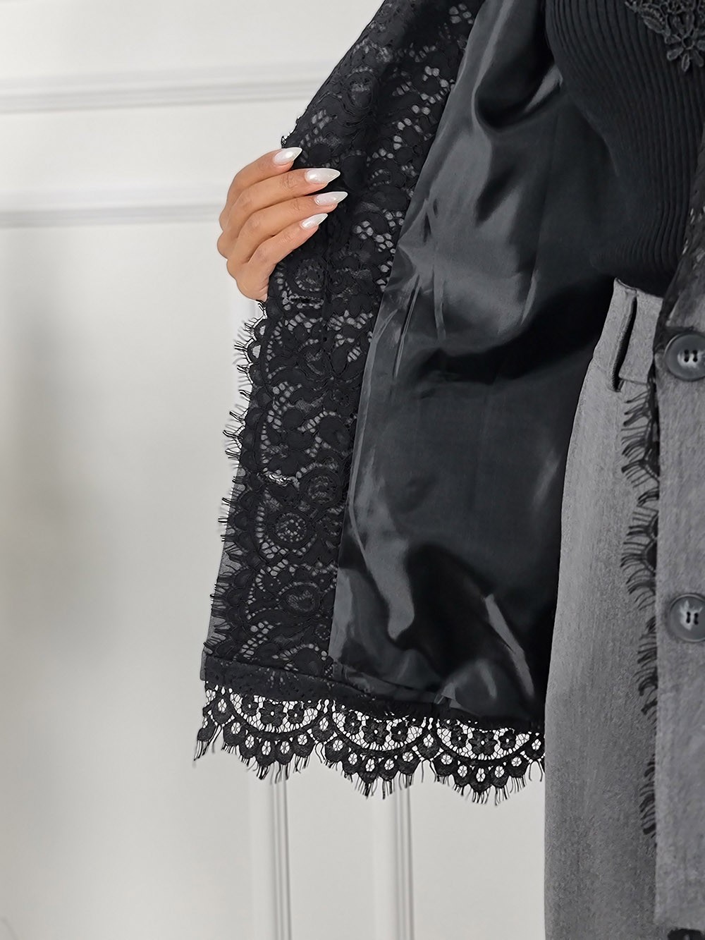 Пиджак Mitica&Co. с черным кружевом на подкладке серый, фотография №4