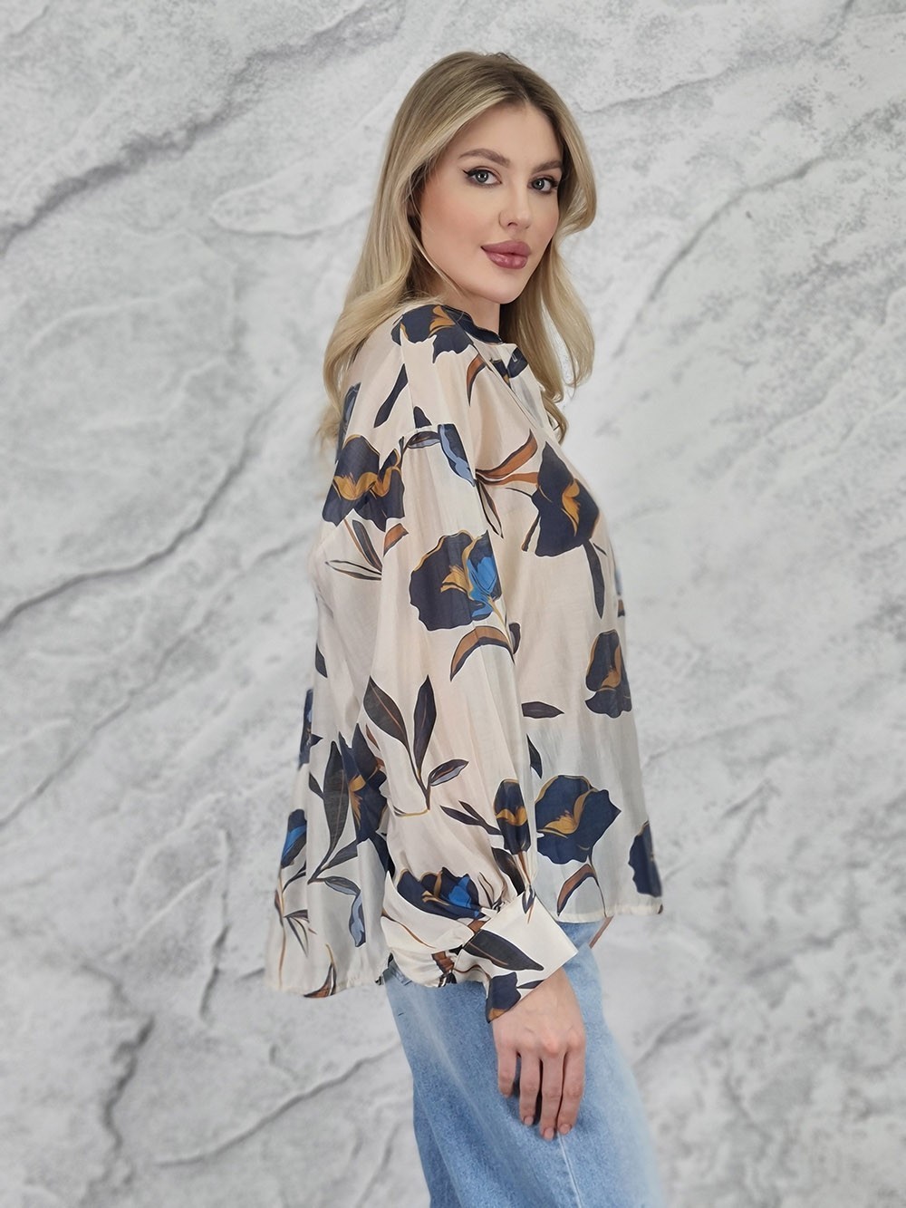 Блузка MIHO'S сине-оранжевый принт цветы кремовая, фотография №2