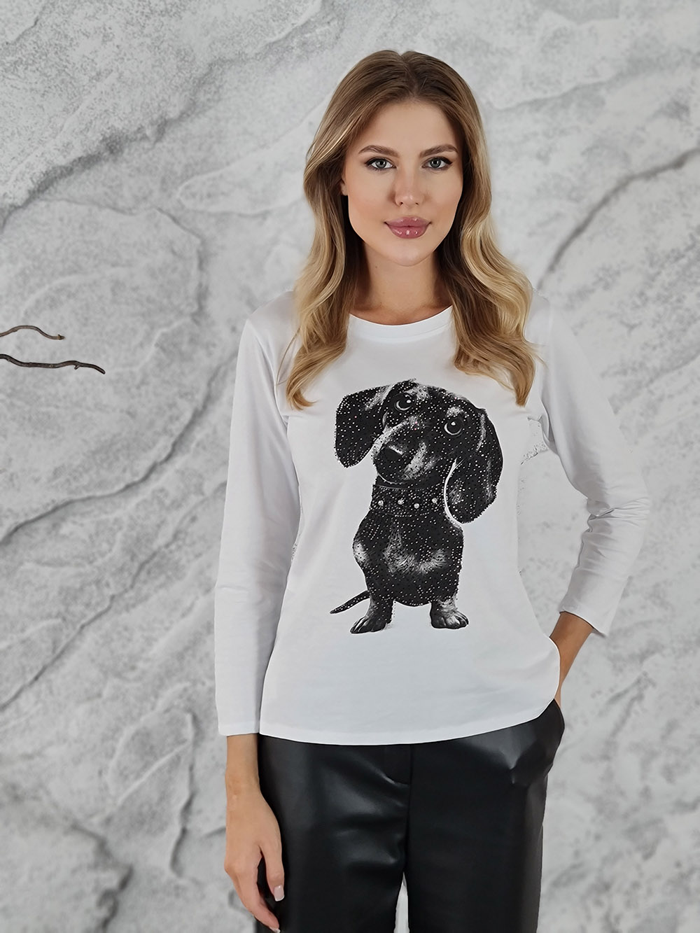 Лонгслив Mitica&Co. с принтом "такса" со стразами белый, фотография №1