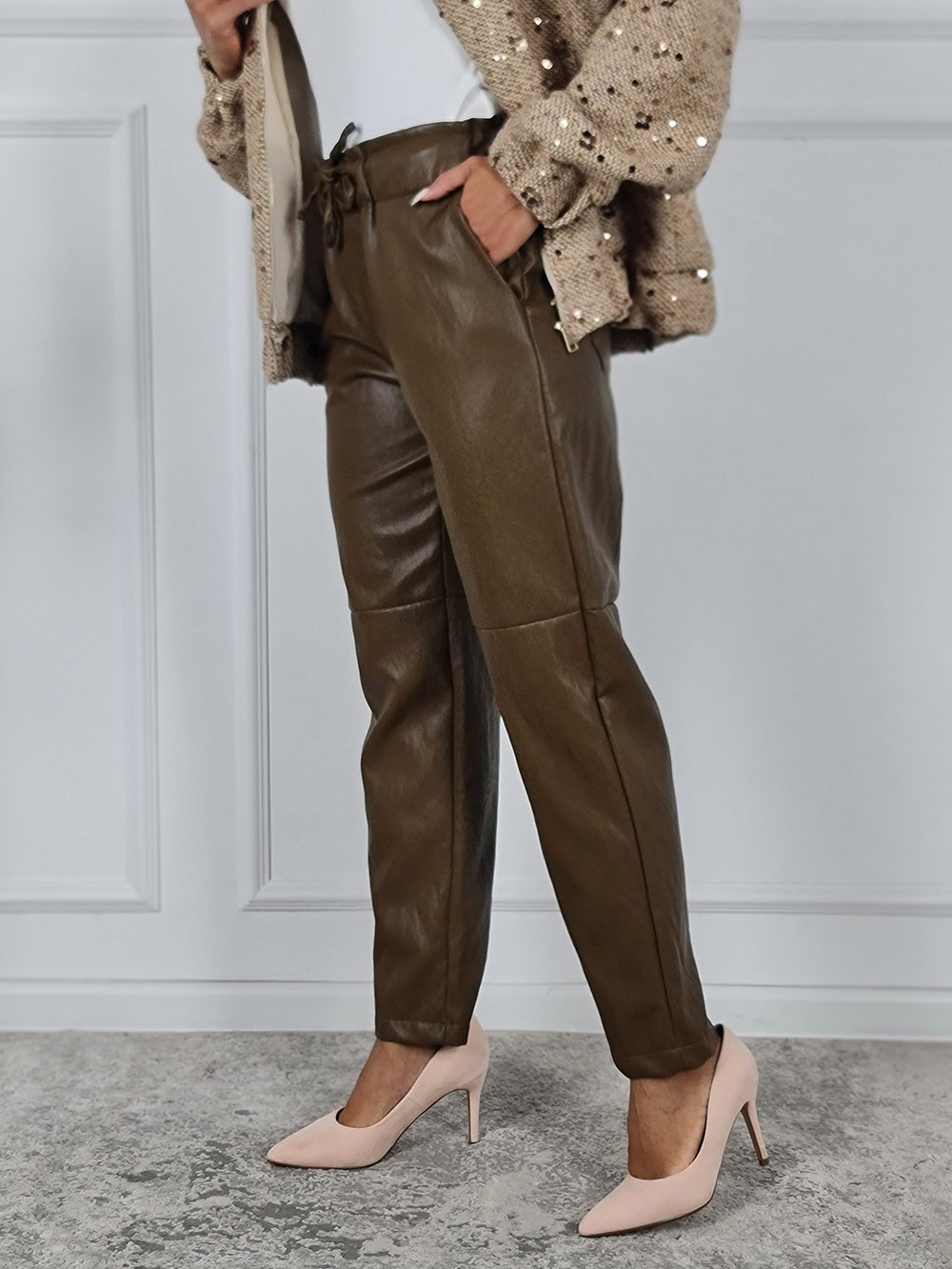 Брюки MIHO'S экокожа на завязках темный шоколад, фотография №2