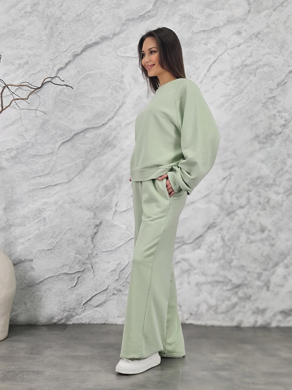 Костюм MOOIJ с блестками свитшот и брюки салатовый, фотография №2