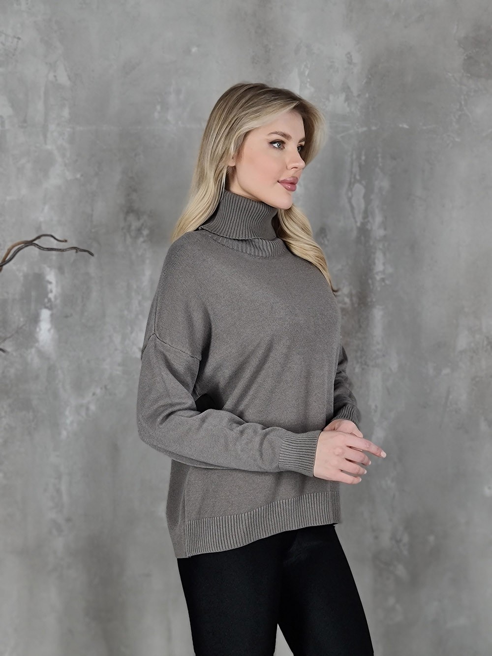 Джемпер CLOTHÉ с высоким воротом тауп, фотография №2