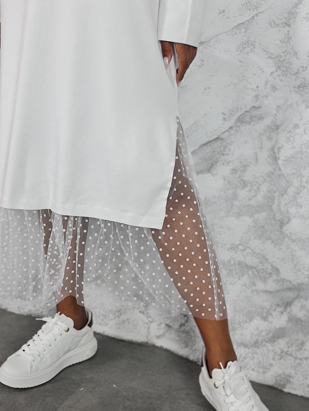 Платье BEAUTY WOMEN трикотажное с сеткой внизу белое, фотография №3