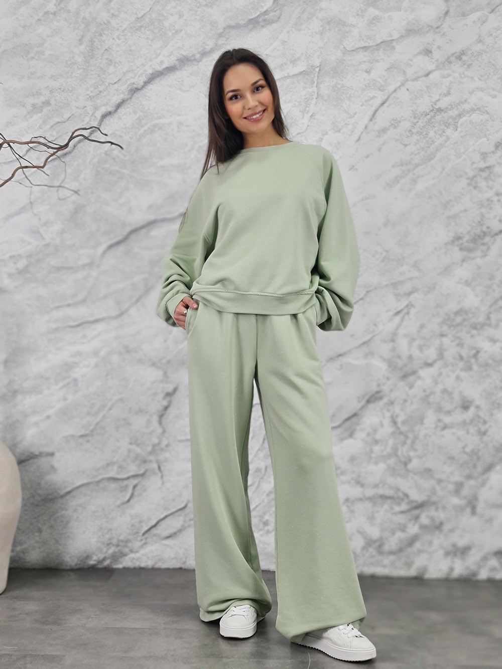 Костюм MOOIJ с блестками свитшот и брюки салатовый, фотография №1