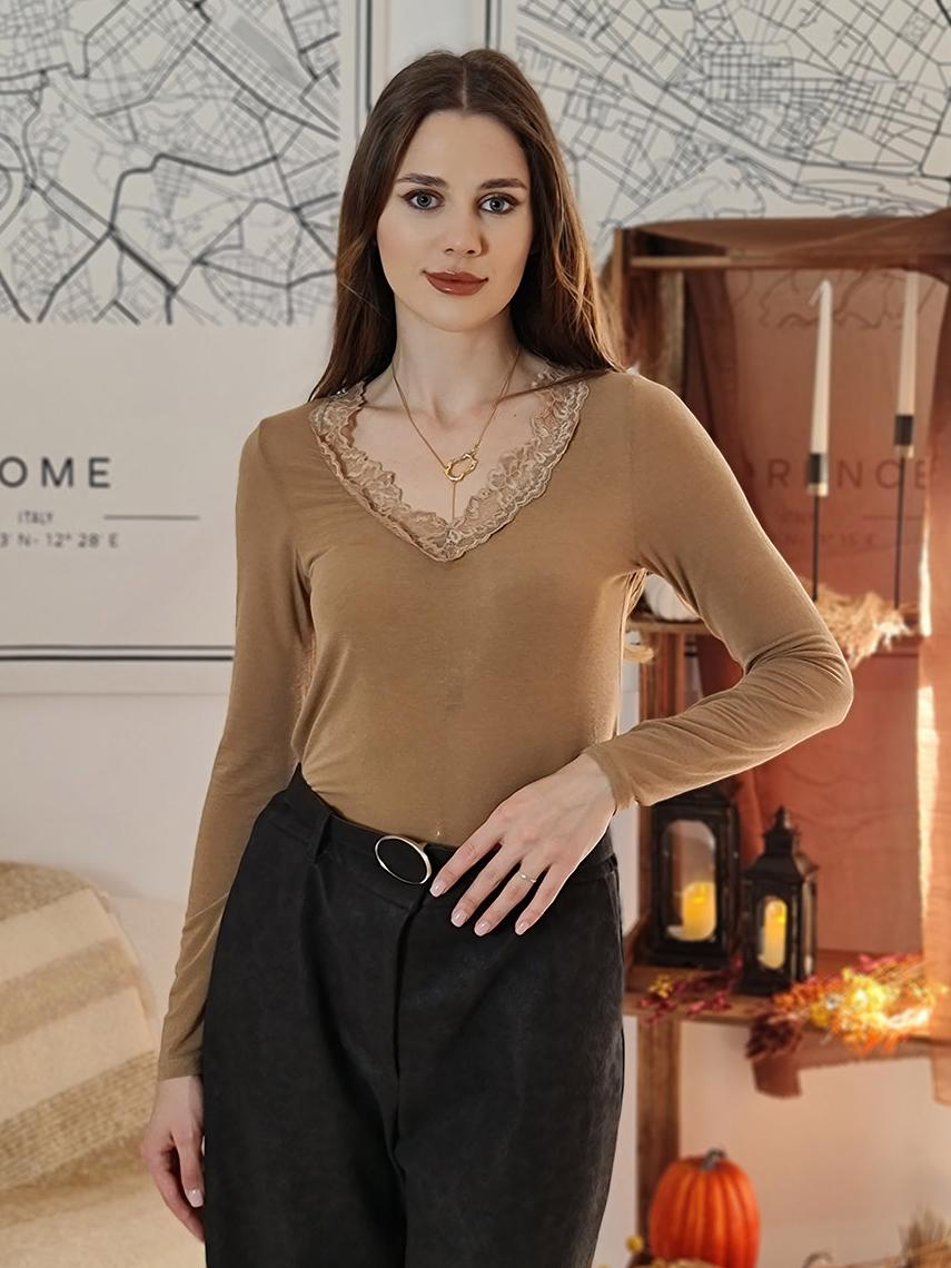 Лонгслив Cashmere Blend с кружевом на груди и кашемиром карамельный, фотография №1