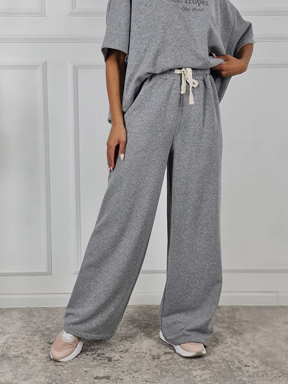 Костюм MOOIJ с блестками футболка и брюки серый, фотография №4