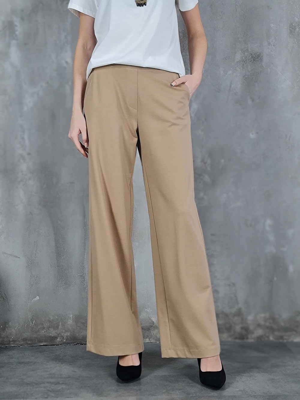 Брюки PAQUITO на резинке сзади песочные, фотография №1