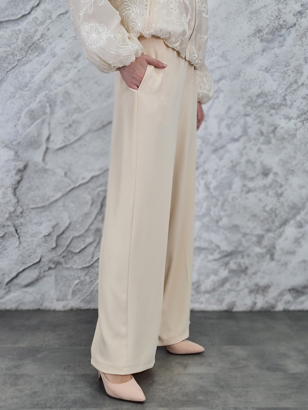 Брюки Imperial ткань холодок на резинке молочные, фотография №4