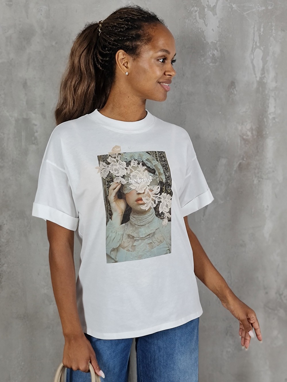 Футболка Imperial с принтом "лицо девушки с кружевом" белая, фотография №1