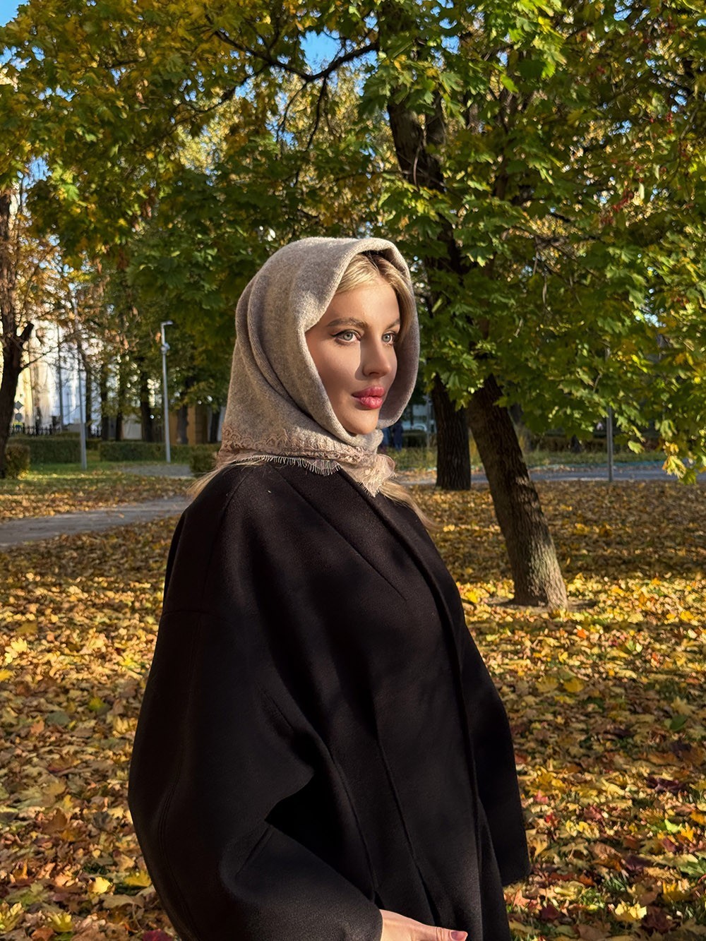 Косынка CASHMERE с кружевом бежевая , фотография №2