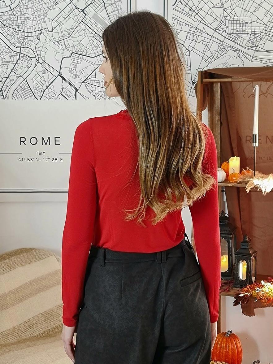 Лонгслив Cashmere Blend с кружевом на груди  и кашемиром красный, фотография №3