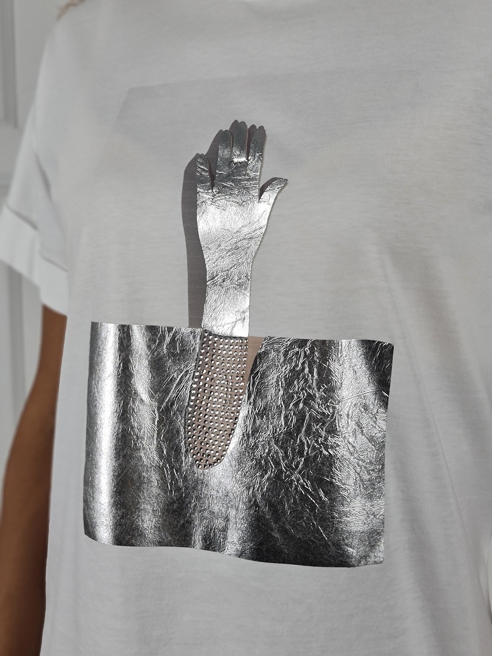 Футболка Imperial с принтом руки белая, фотография №4