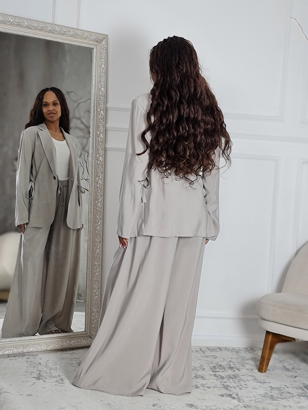 Костюм CLOTHÉ тонкий брюки и пиджак сбоку на завязках серый, фотография №3