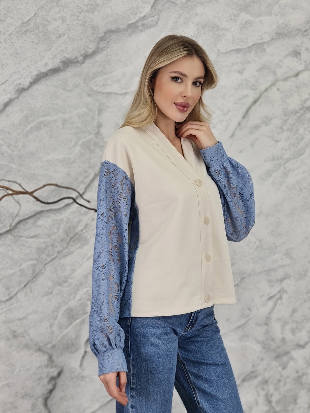 Кардиган MIHO'S голубое кружево на рукавах кремовый, фотография №2