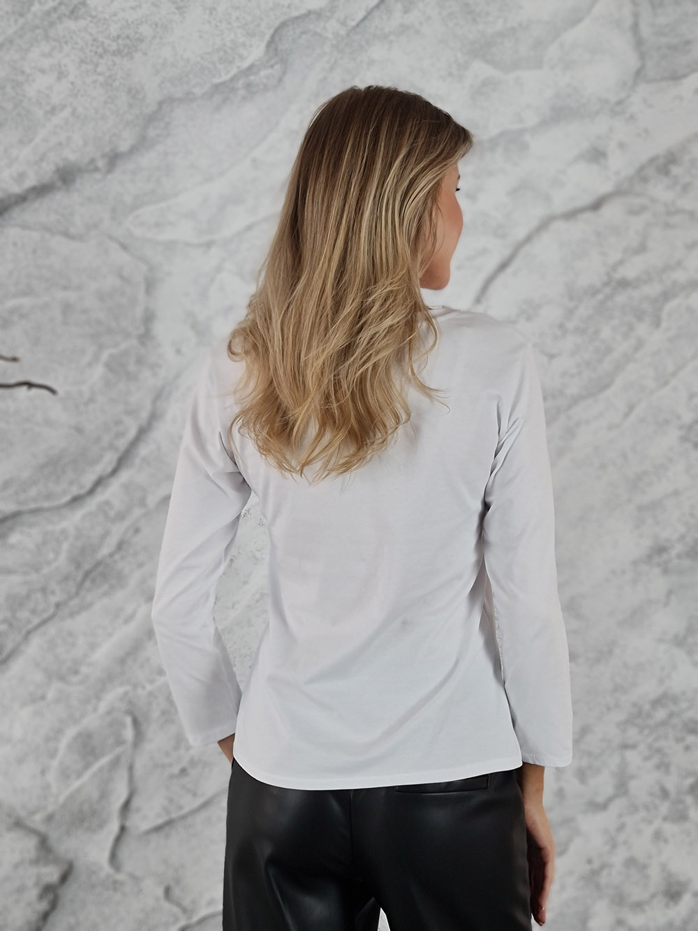 Лонгслив Mitica&Co. с принтом "такса" со стразами белый, фотография №3