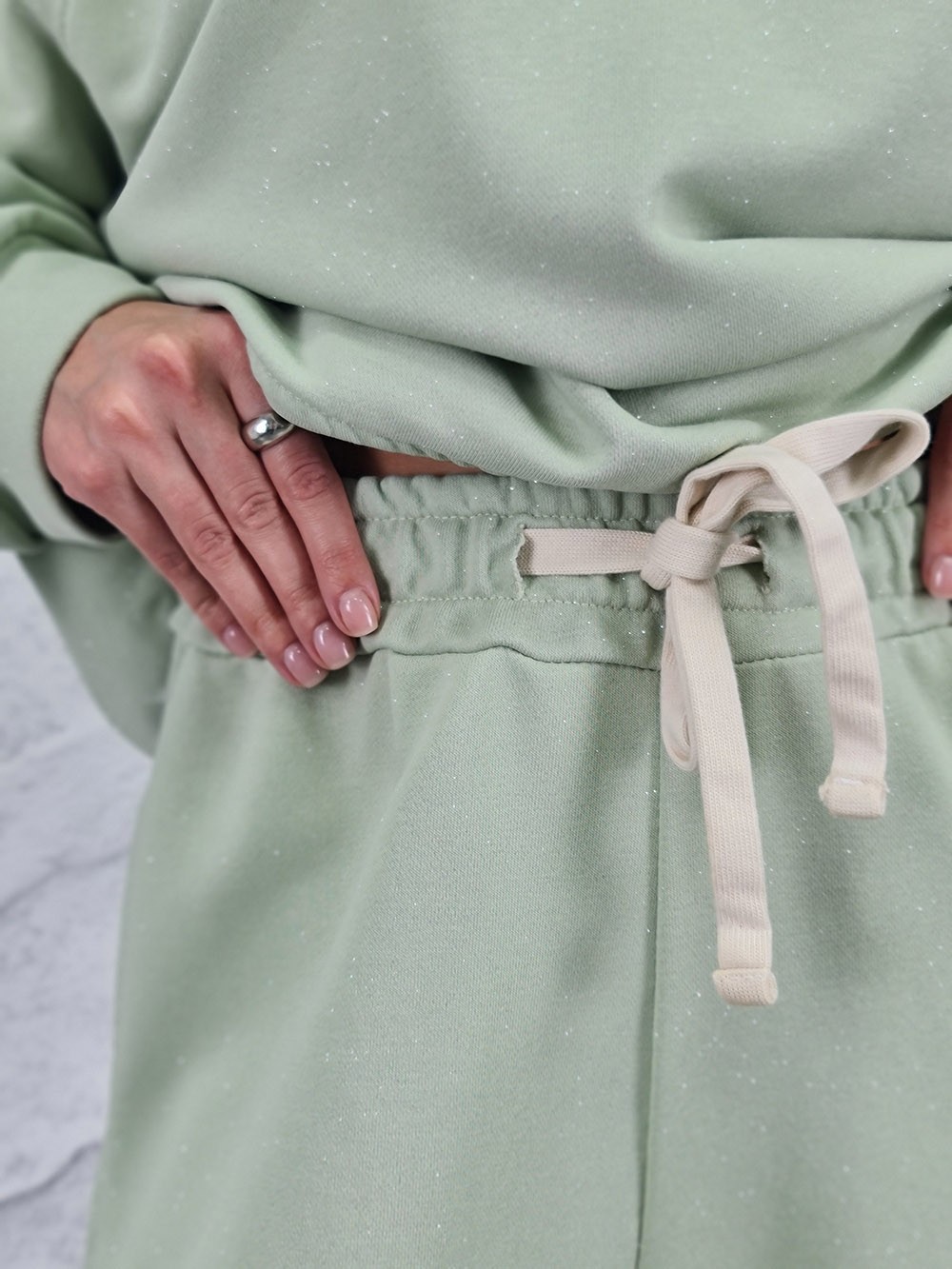 Костюм MOOIJ с блестками свитшот и брюки салатовый, фотография №5