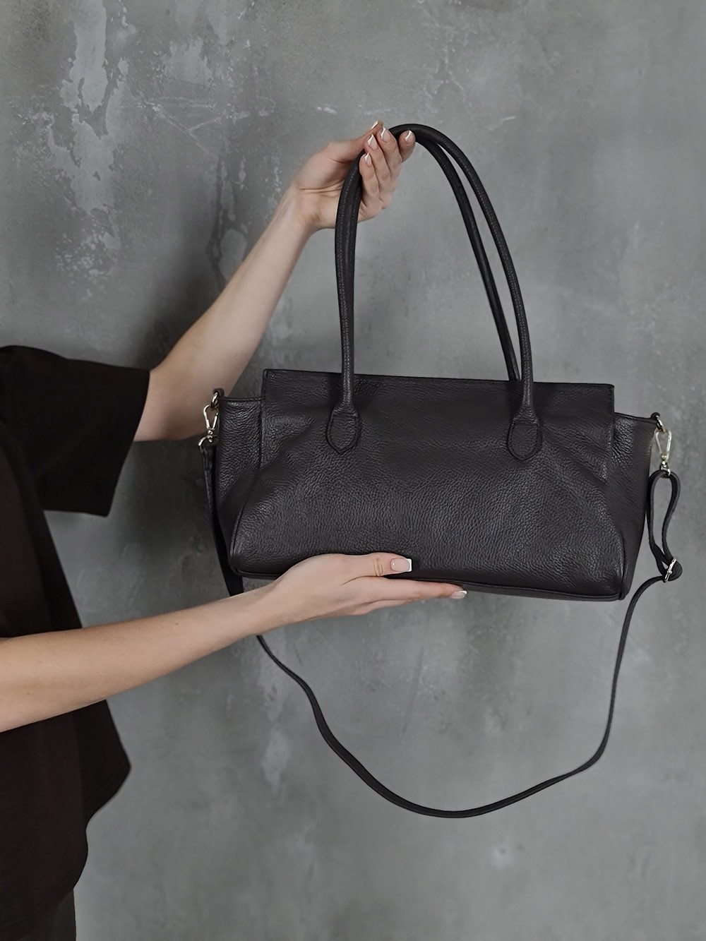 Сумка два кармана золотая застежка шоколад, фотография №3