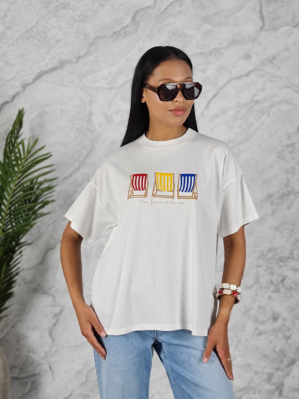 Футболка Vicolo Цветные шезлонги белая, фотография №1