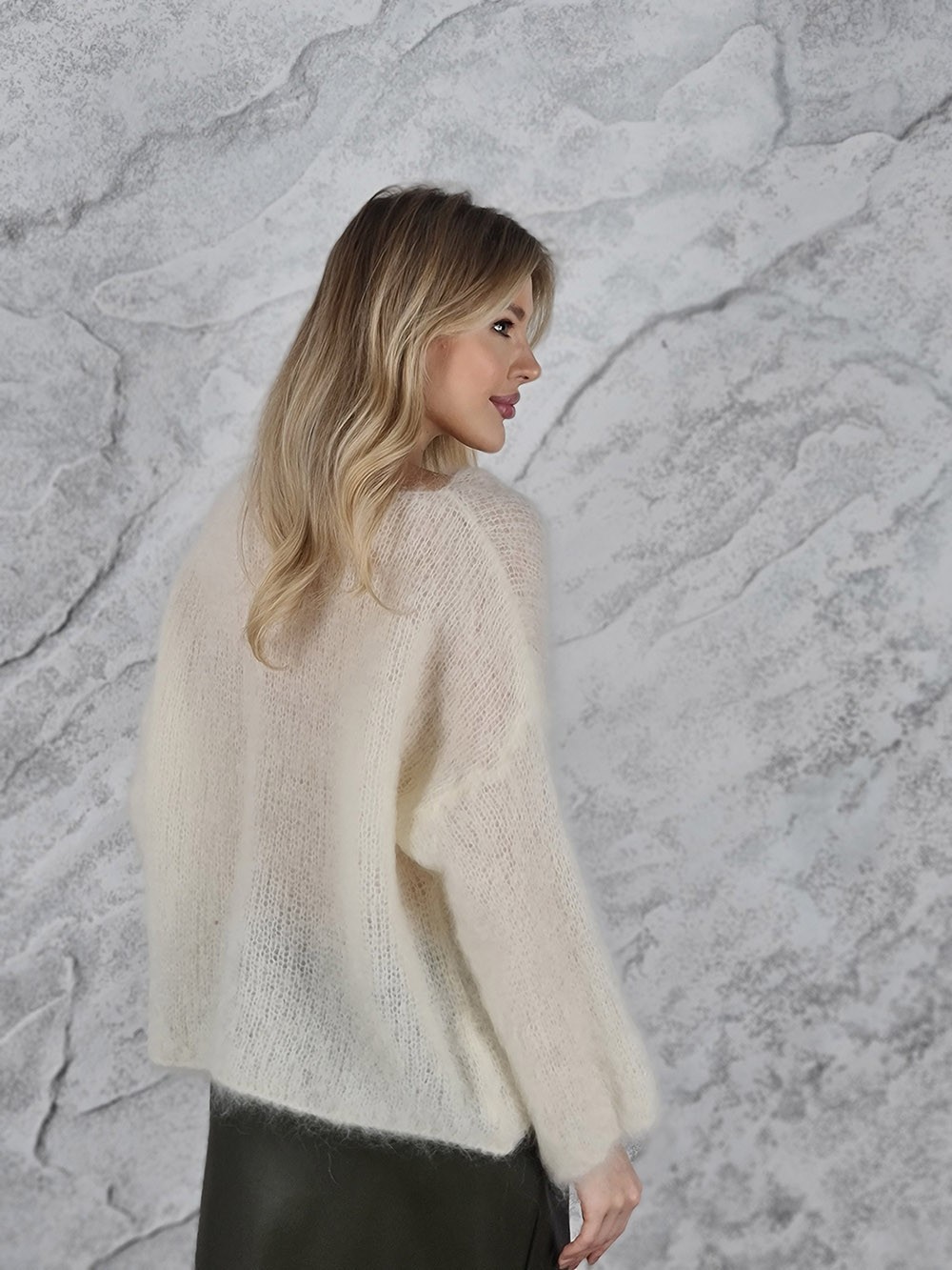 Джемпер кид мохер вырез лодочка длинный рукав кремовый, фотография №3