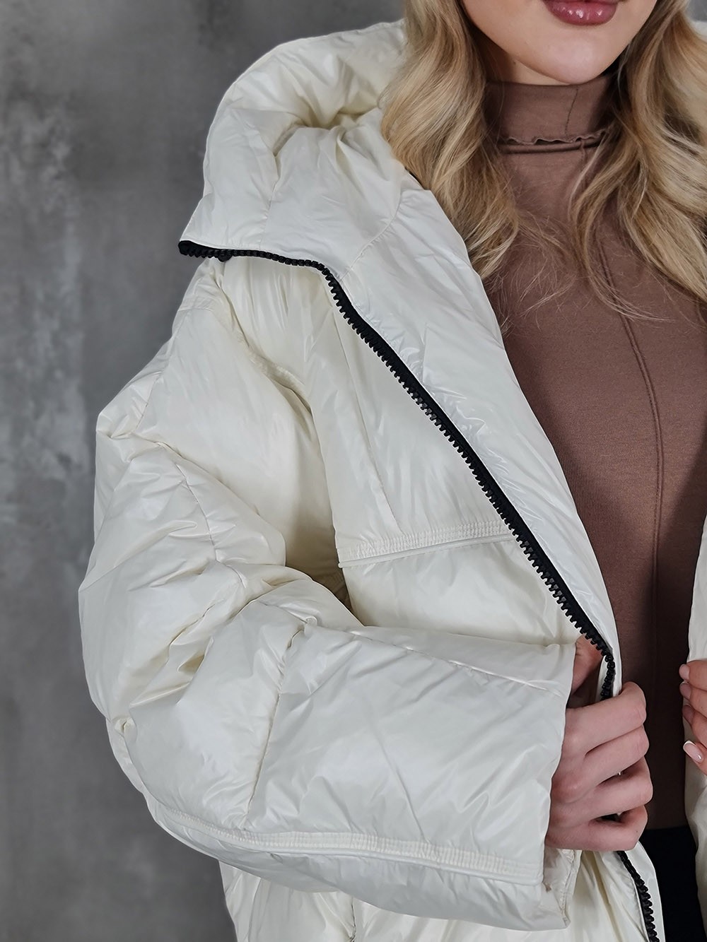 Куртка Vicolo с черной молнией белая, фотография №4