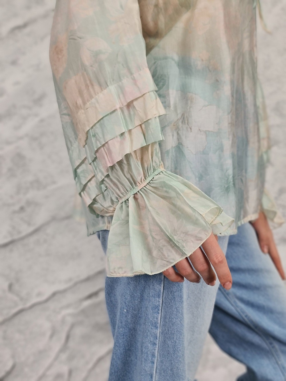 Блузка MIHO'S с рюшами пастельный принт ментол, фотография №4